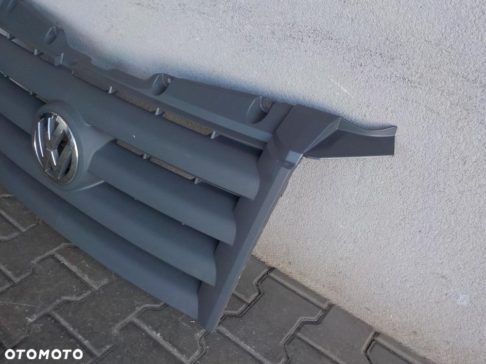 VW CRAFTER 06- GRILL ATRAPA PAS PRZEDNI - 2