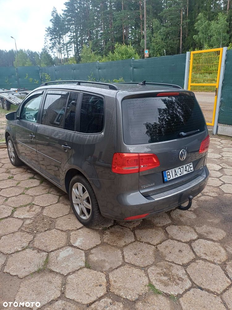 Volkswagen Touran - 3