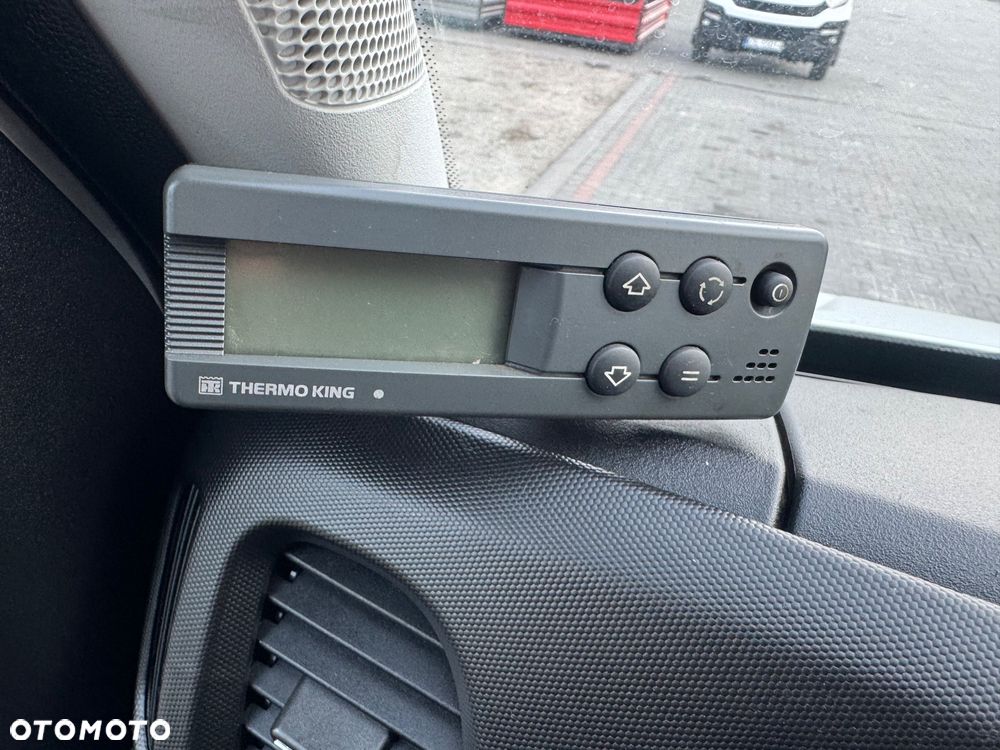 Iveco DAILY 35C18 50C15 50C17 35C14 35C15 35C17 35C18 70C17 72C15 70C18 Chłodnia Mroźnia carrier xarios 8 euro palet - 19