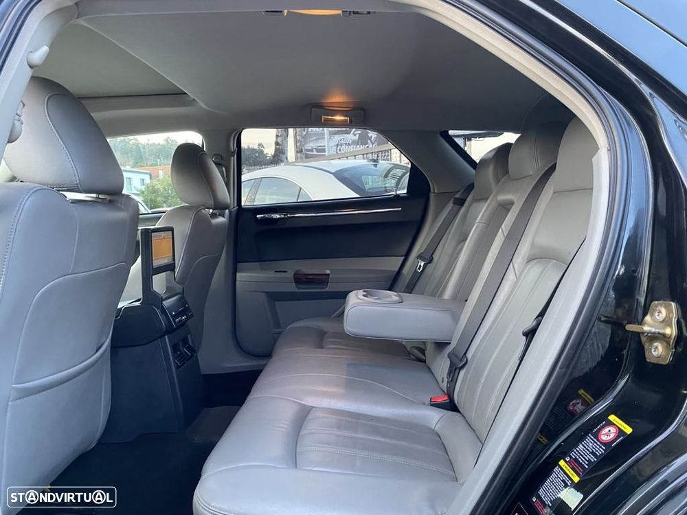 Chrysler 300 C Touring 3.0 CRD - 17