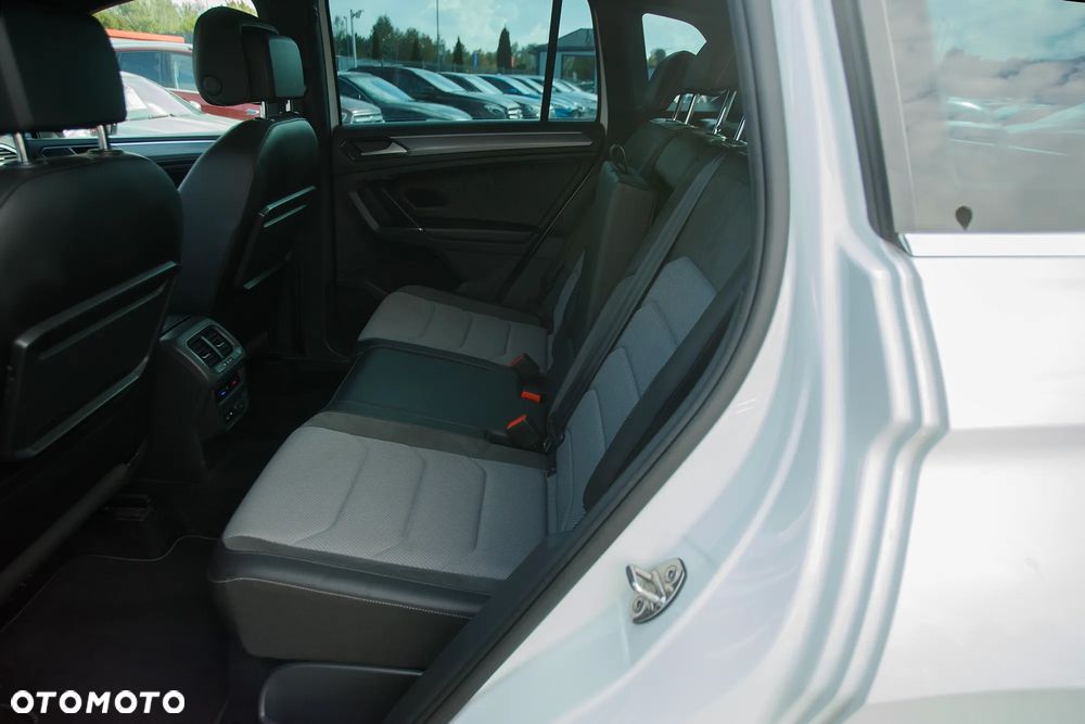 Volkswagen Tiguan 2.0 TDI SCR 4MotION DSG R-Line - 7