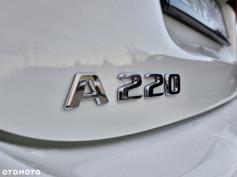 Mercedes-Benz Klasa A 220 4-Matic AMG Line 7G-DCT - 39