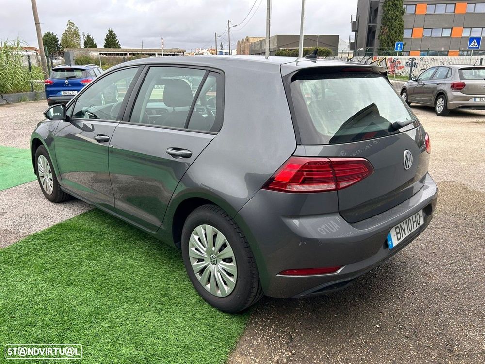 VW Golf 1.6 TDI Confortline - 4