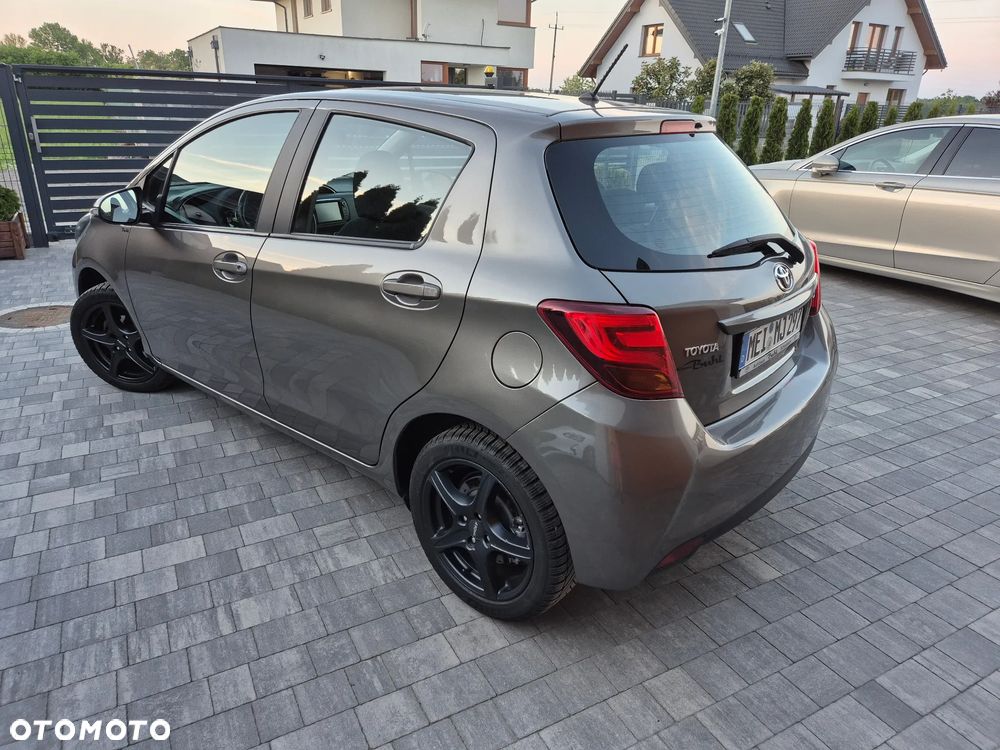 Toyota Yaris 1.33 VVT-i Lounge - 3