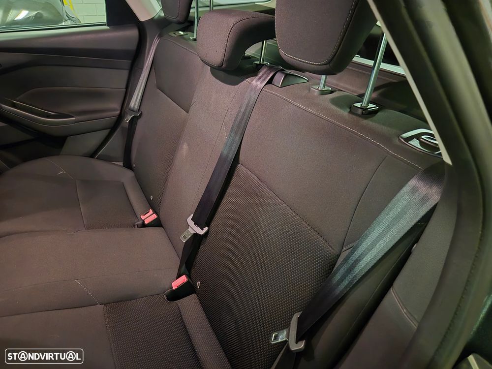 Ford Focus SW 1.5 TDCi EcoBlue Active - 24