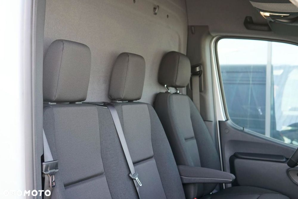 Mercedes-Benz Sprinter - 17