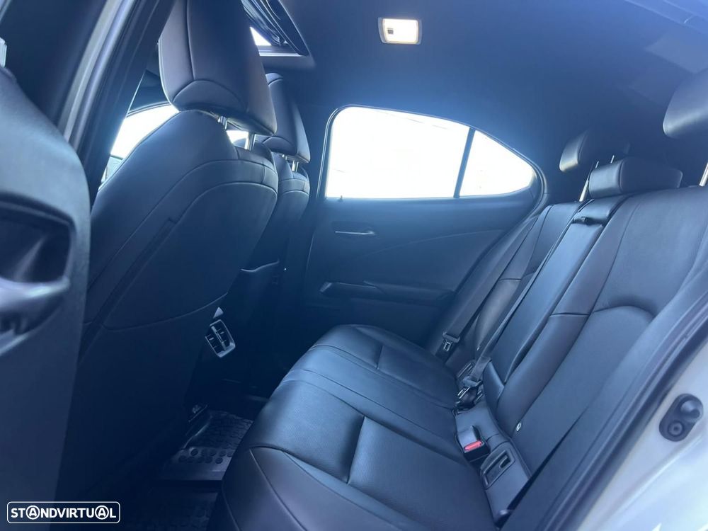Lexus UX 300e Luxury - 8