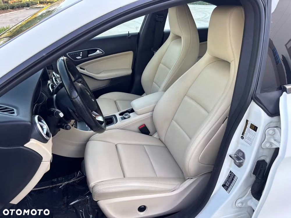 Mercedes-Benz CLA - 10