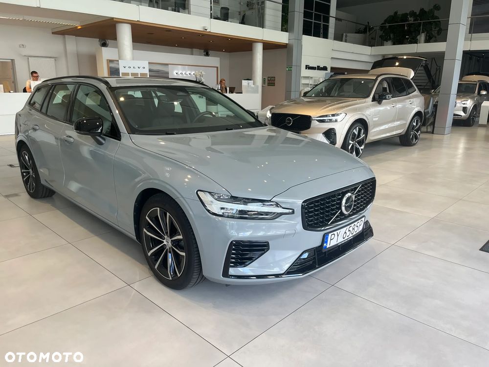 Volvo V60 T6 AWD Plug-In Hybrid Plus Dark - 4