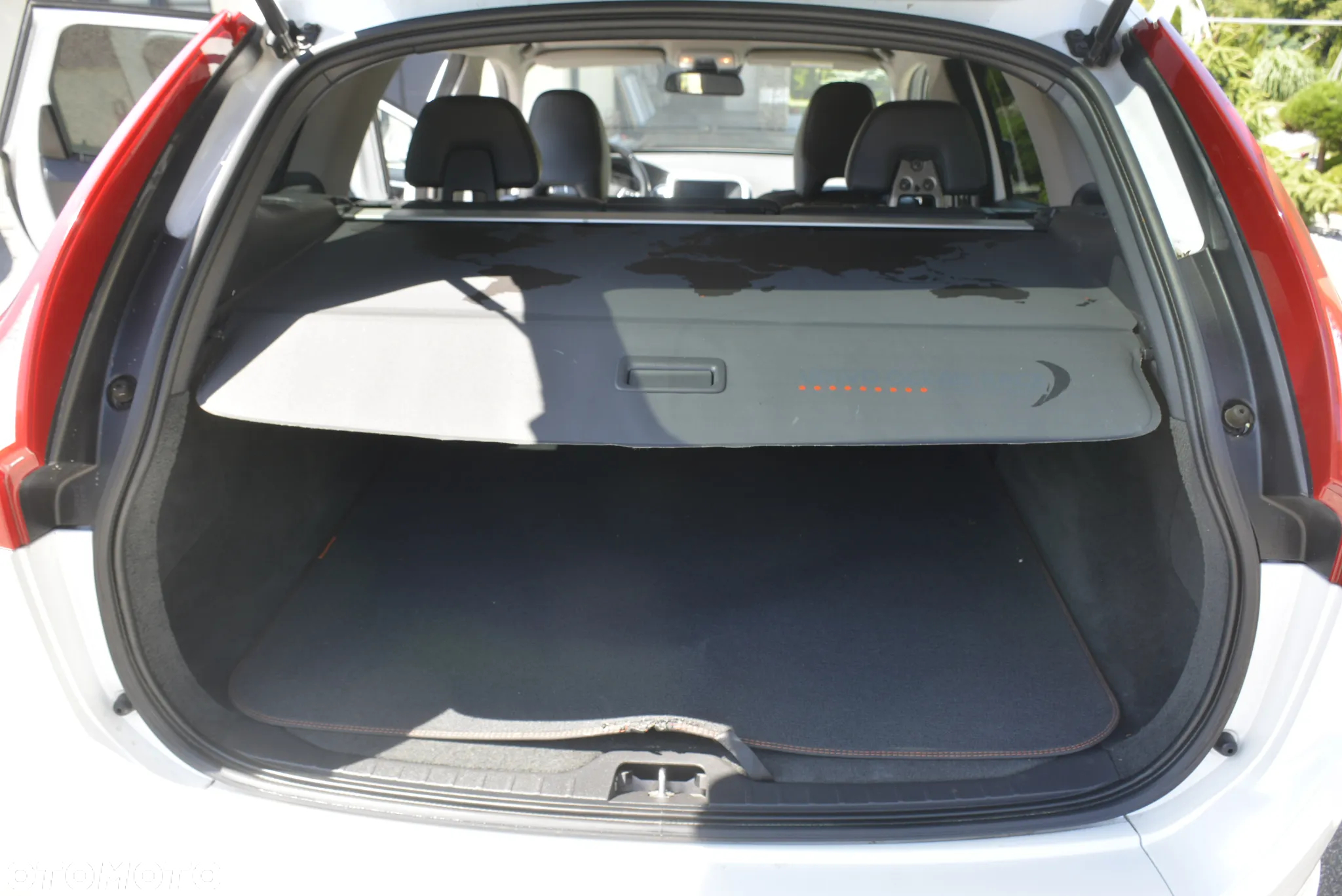 Volvo XC 60 D3 Drive-E Ocean Race - 21
