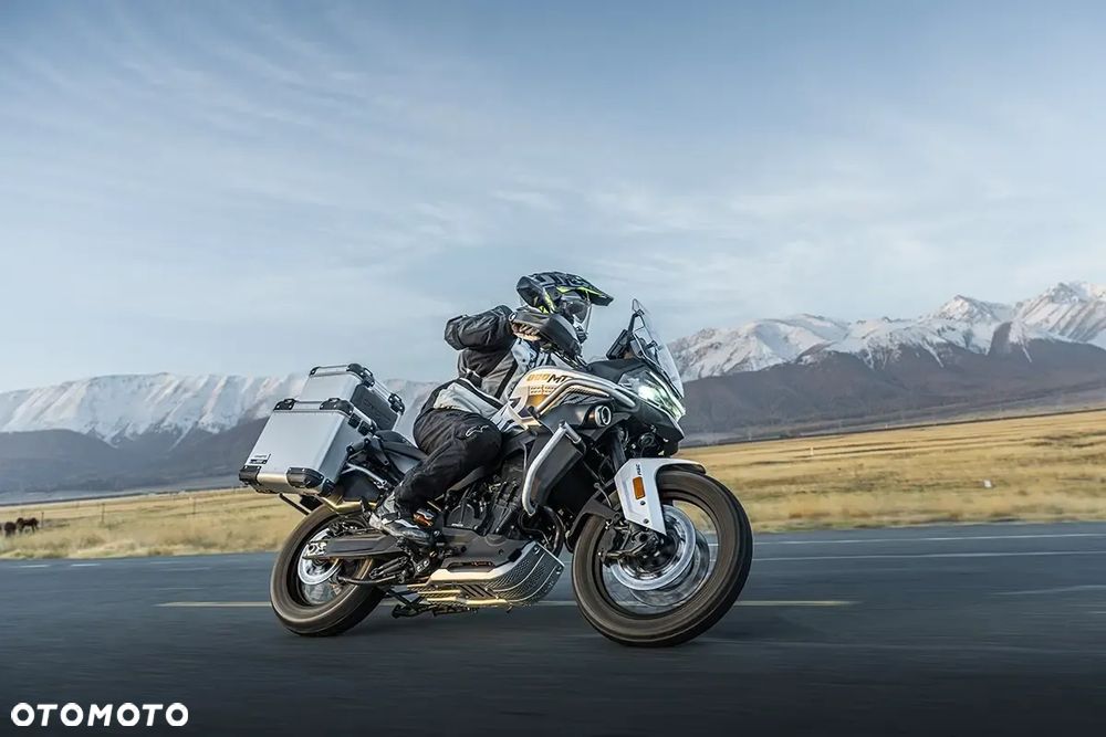 CFMoto MT - 7