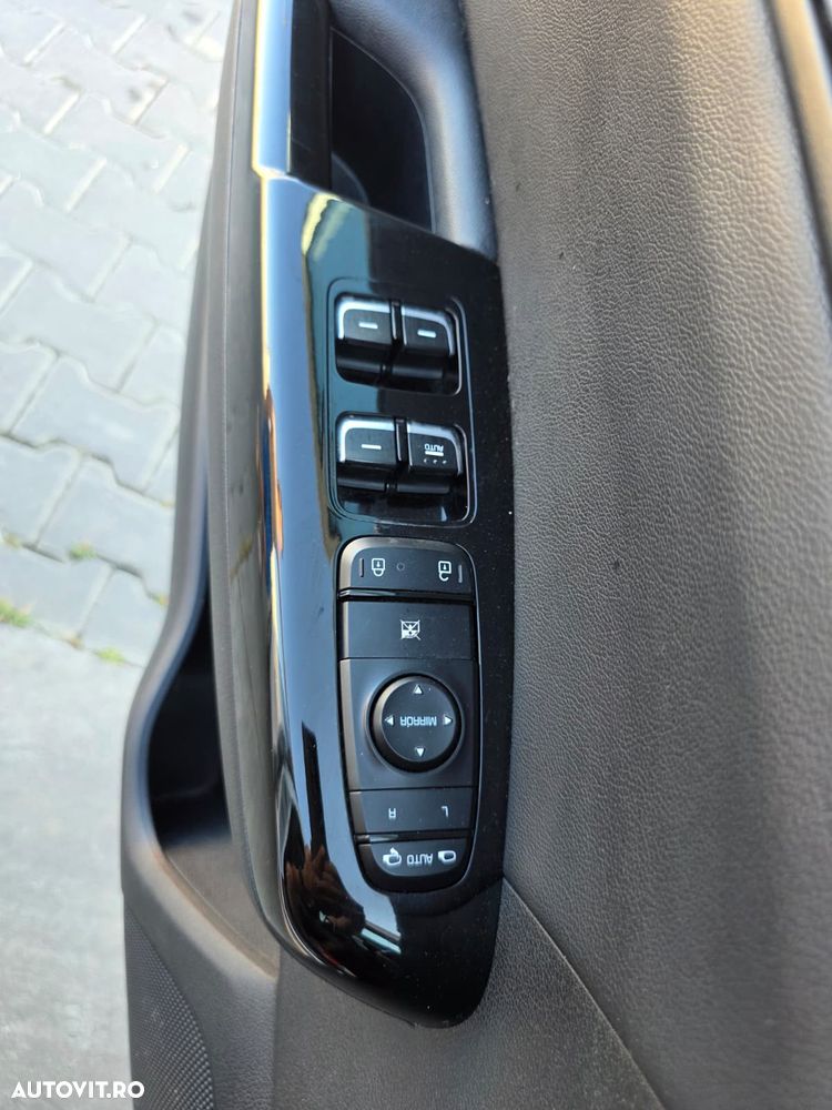 Kia Sportage 2.0 DSL 6AT 4x4 Style - 15