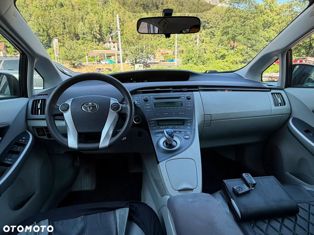 Toyota Prius 1.8 HSD Sol - 5