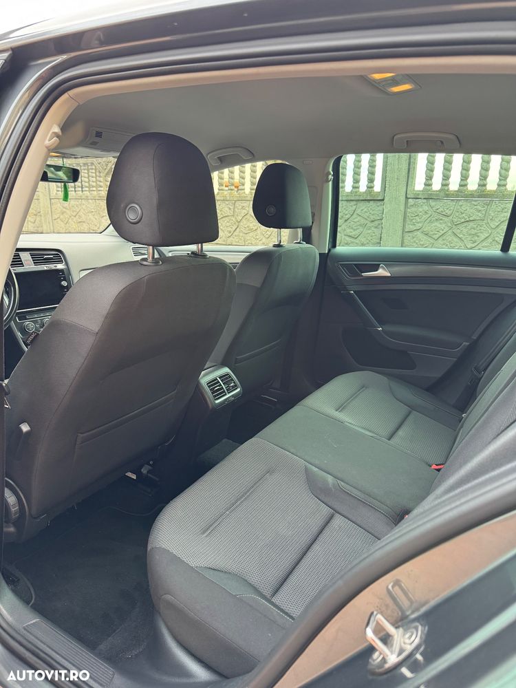 Volkswagen Golf - 18