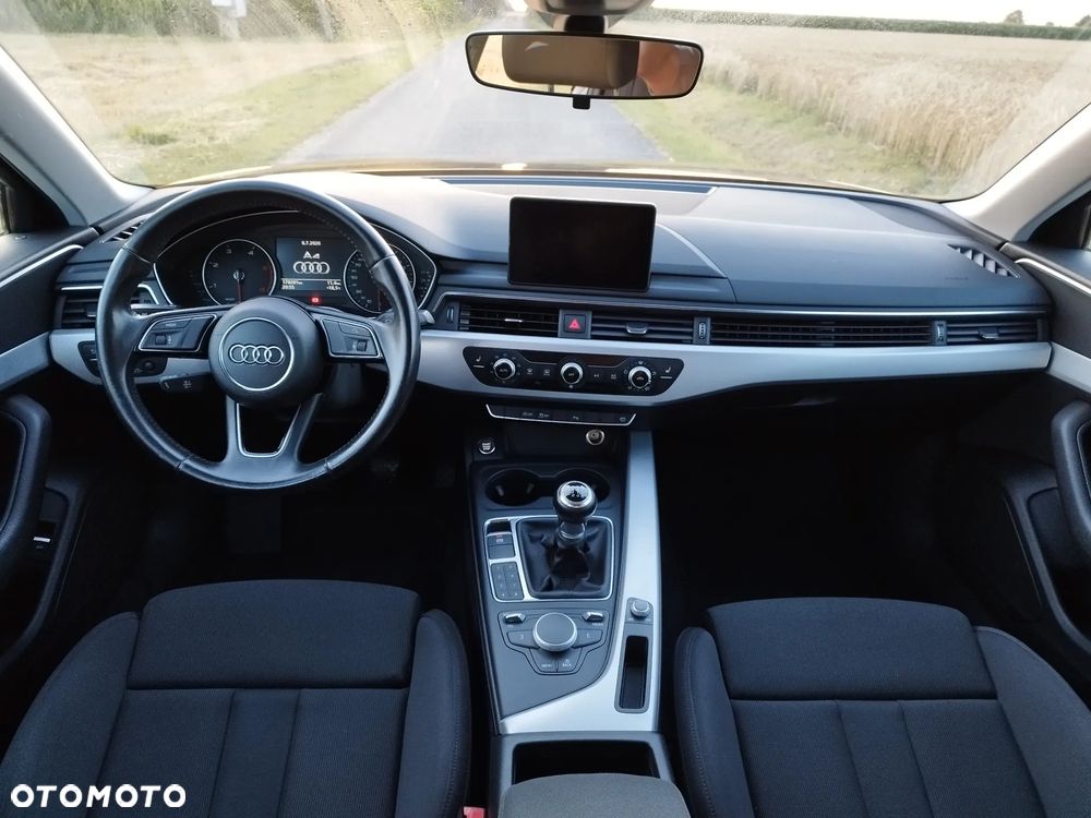 Audi A4 Limousine 2.0 TDI DPF clean diesel Ambiente - 11