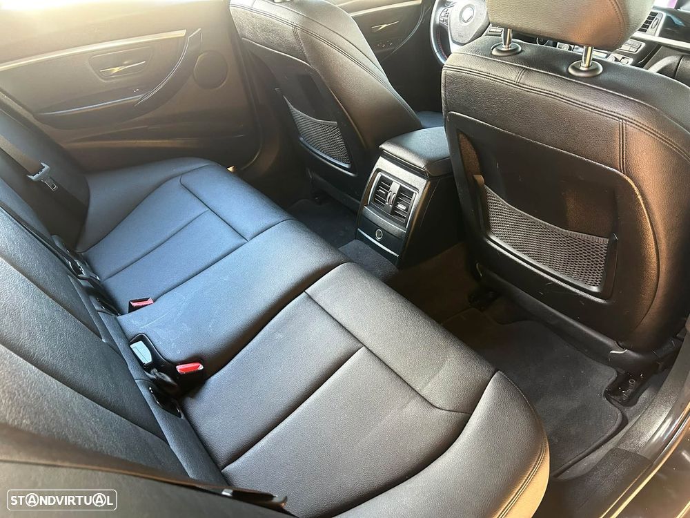 BMW 318 d Sport Line - 42