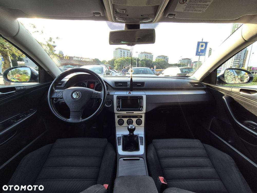Volkswagen Passat 2.0 TDI DPF Sportline - 4