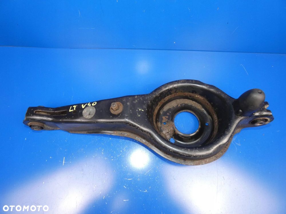 VOLVO V40 II WAHACZ LEWY TYŁ TYLNY - 1