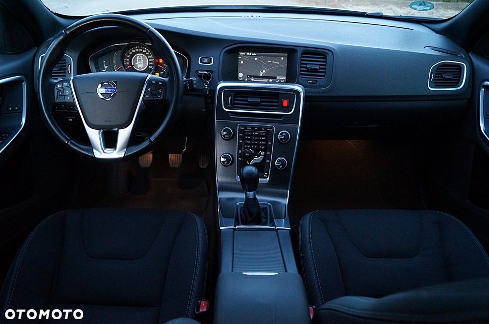 Volvo V60 D4 Edition Pro - 30