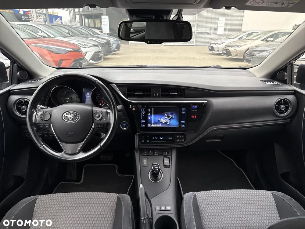 Toyota Auris Hybrid 135 Selection - 11