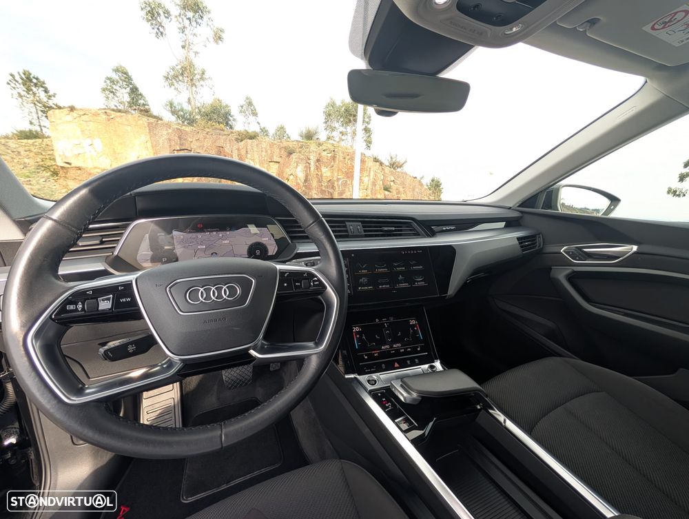 Audi e-tron 55 quattro - 12