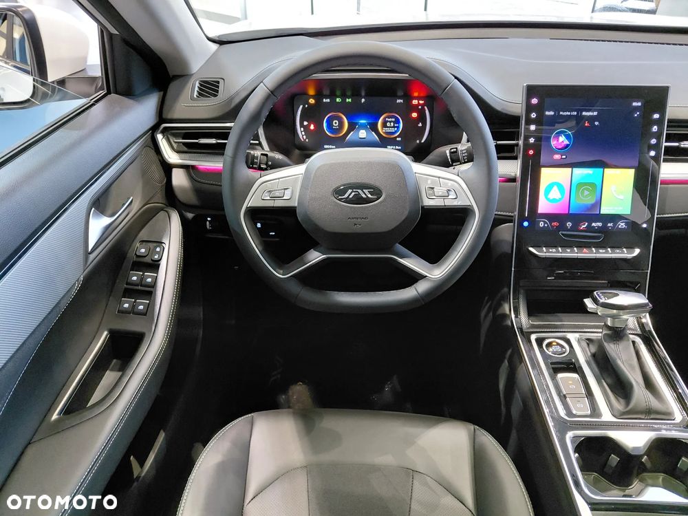 JAC J7 Plus CVT - 11