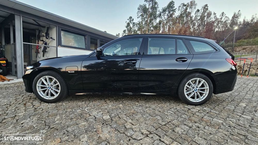 BMW 330 e Touring Line Sport Auto - 43