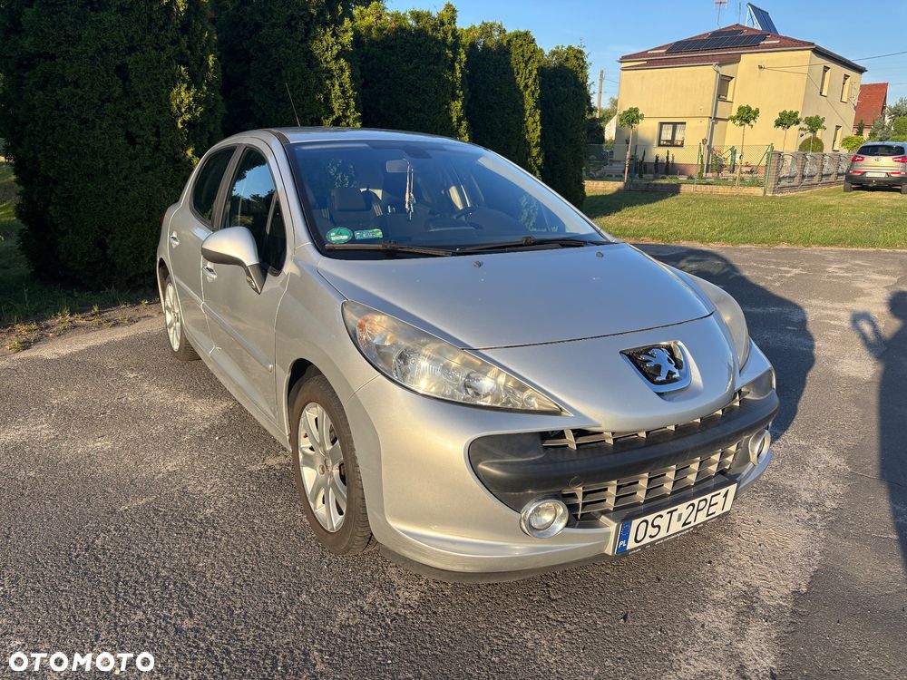 Peugeot 207 1.6 - 18