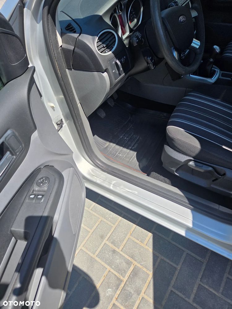 Ford Focus - 13