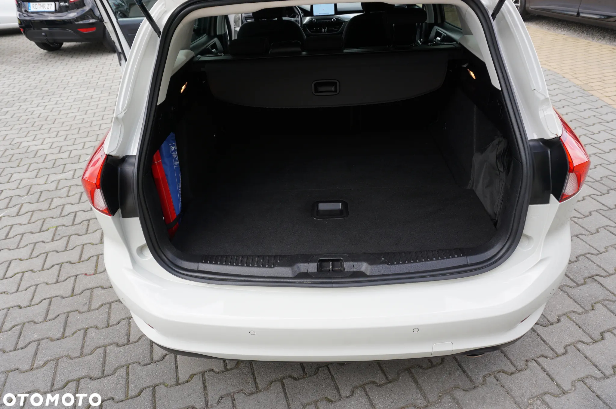 Ford Focus Turnier 2.0 EcoBlue Start-Stopp-System TITANIUM - 38
