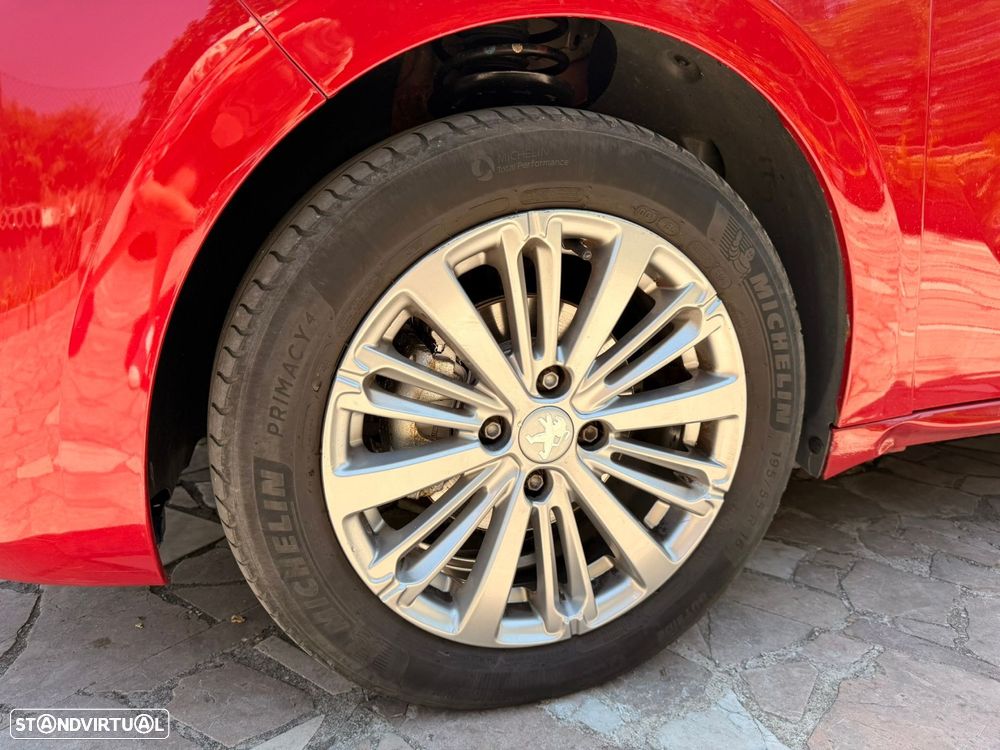 Peugeot 208 1.2 PureTech Style - 17