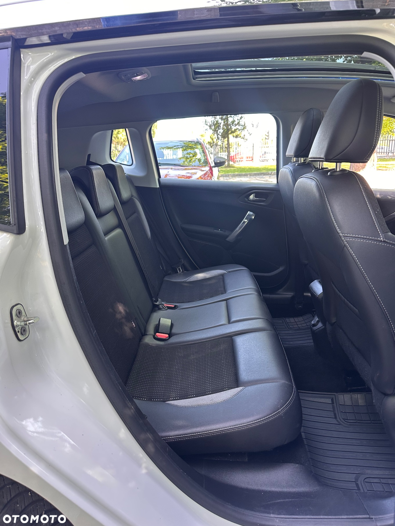 Peugeot 2008 e-HDi FAP 92 STOP & START Style - 14