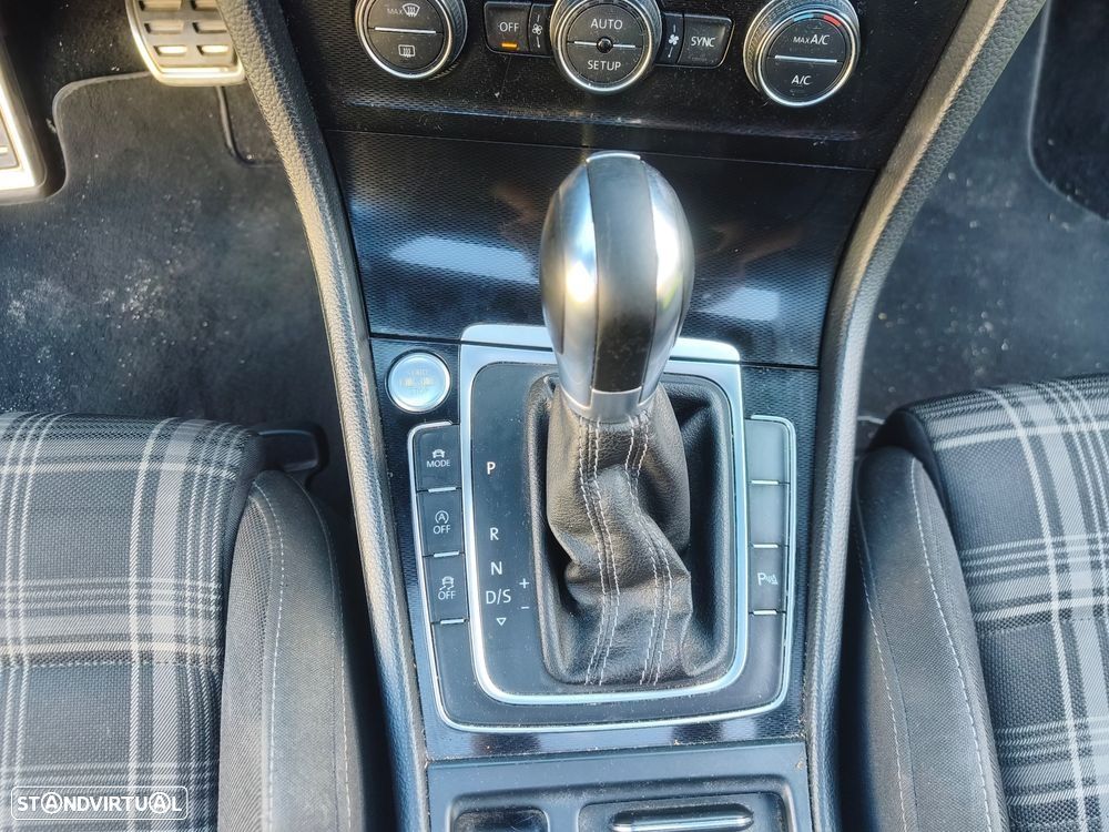 VW Golf 2.0 TDI GTD DSG - 39