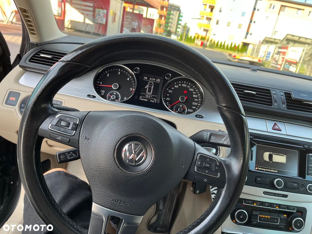Volkswagen Passat 2.0 TDI DPF 4Mot Comfortline - 9