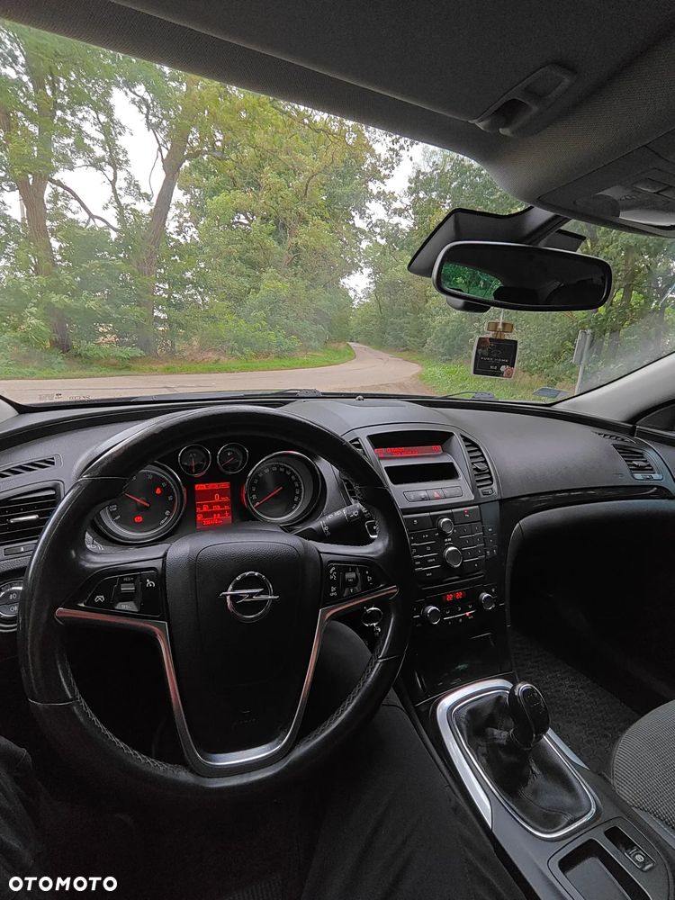 Opel Insignia 2.0 CDTI - 12