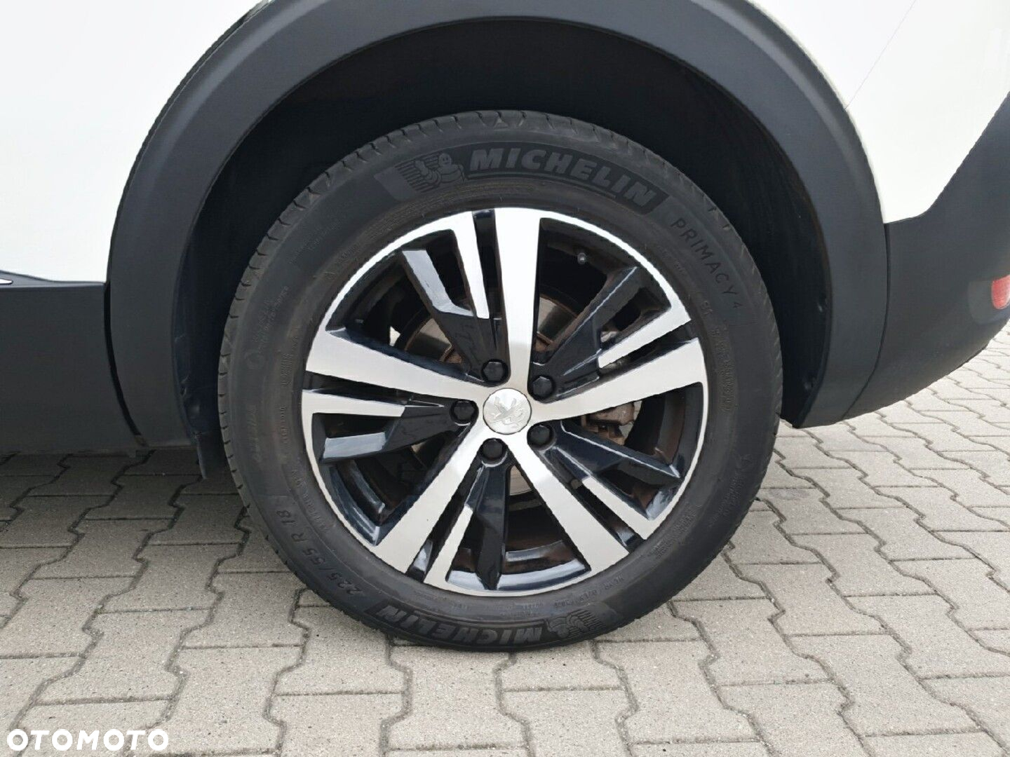 Peugeot 5008 1.2 PureTech Allure Pack S&S EAT8 - 13
