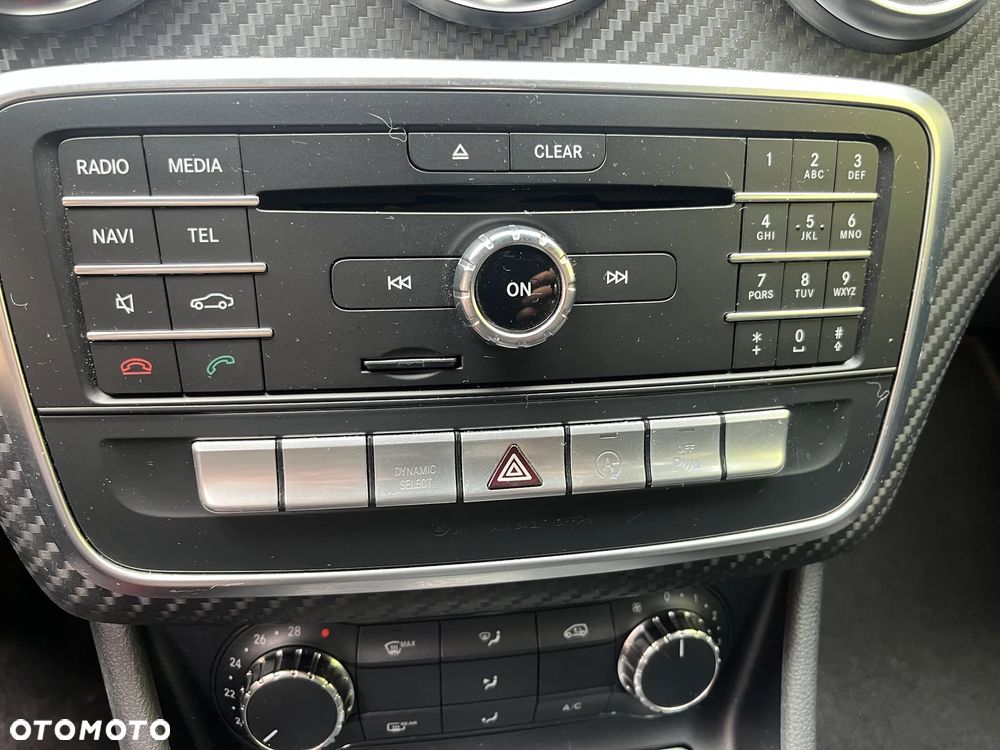 Mercedes-Benz Klasa A 160 AMG Line - 32