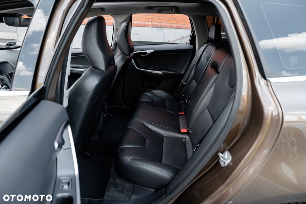 Volvo XC 60 D3 Drive-E Momentum - 20