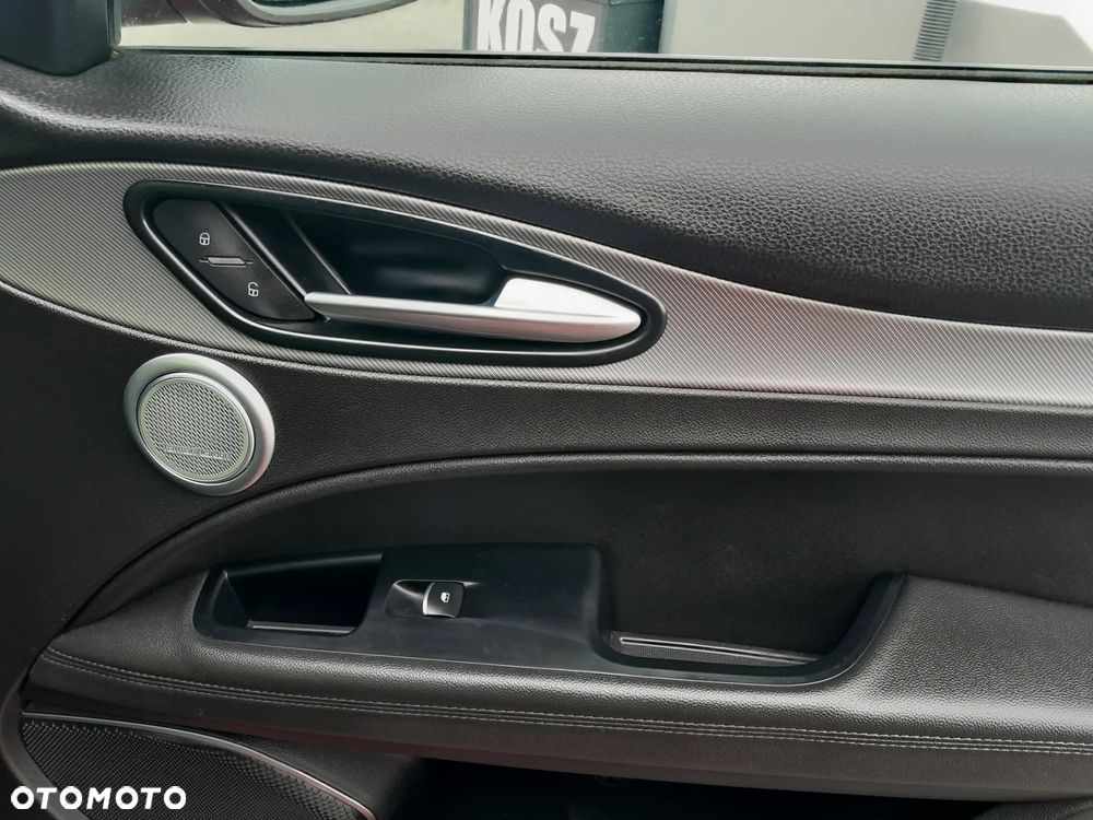 Alfa Romeo Stelvio 2.0 Turbo TI Q4 - 12