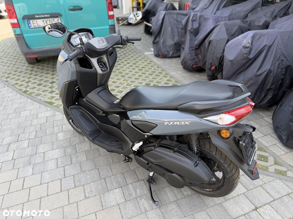 Yamaha NMAX - 16