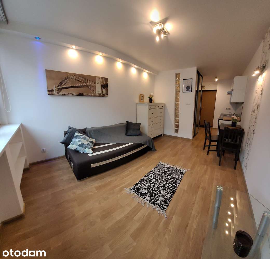 Kawalerka 20 m² | Metro Świętokrzyska 100 m | Bagno 5 | Bezpośrednio