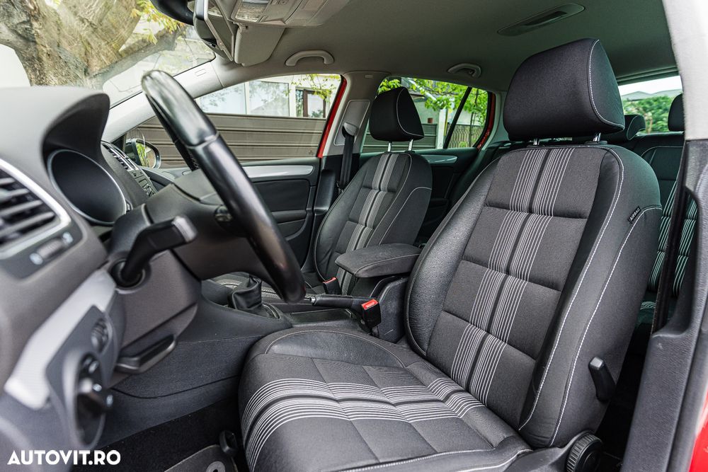Volkswagen Golf 2.0 TDI DPF MATCH - 27