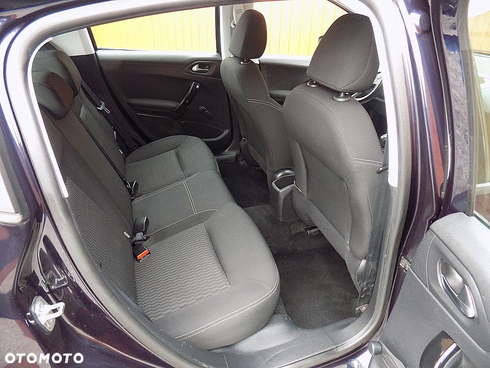 Peugeot 208 PureTech 82 Start & Stop Allure - 7