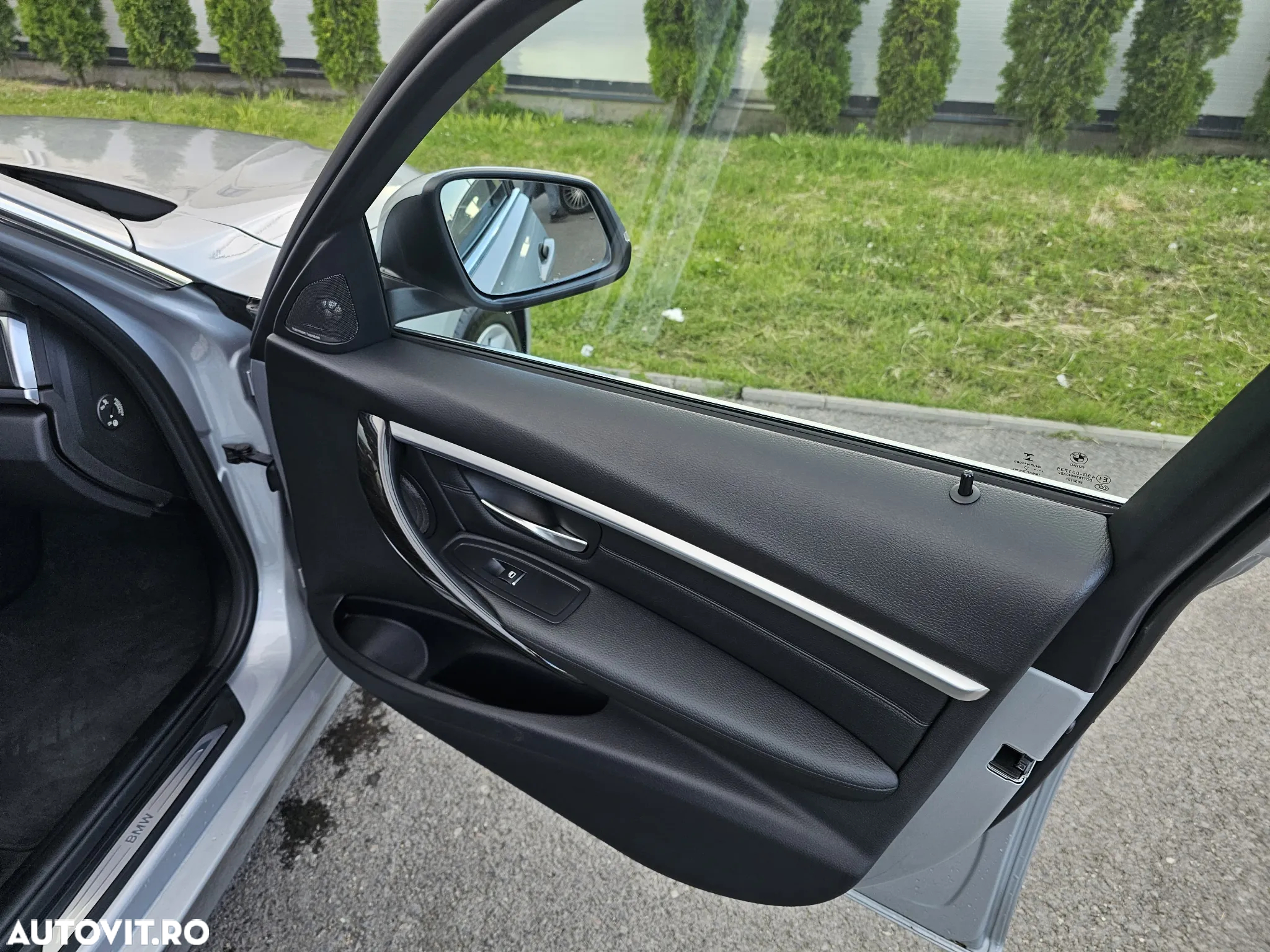 BMW Seria 3 320d Aut. Luxury Line - 16