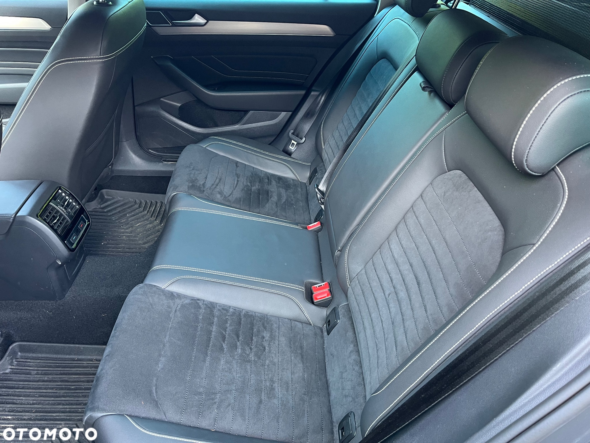 Volkswagen Passat 2.0 TDI EVO Elegance DSG - 11
