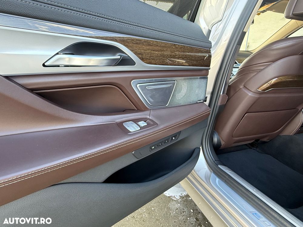 BMW Seria 7 740Le xDrive iPerformance - 13
