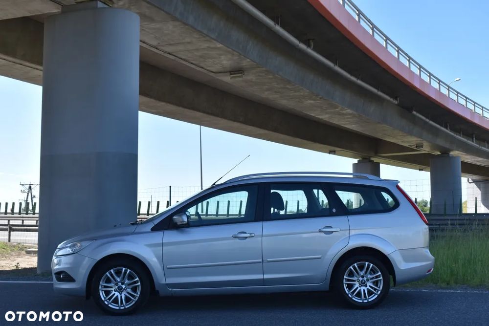 Ford Focus 2.0 16V Ghia - 8