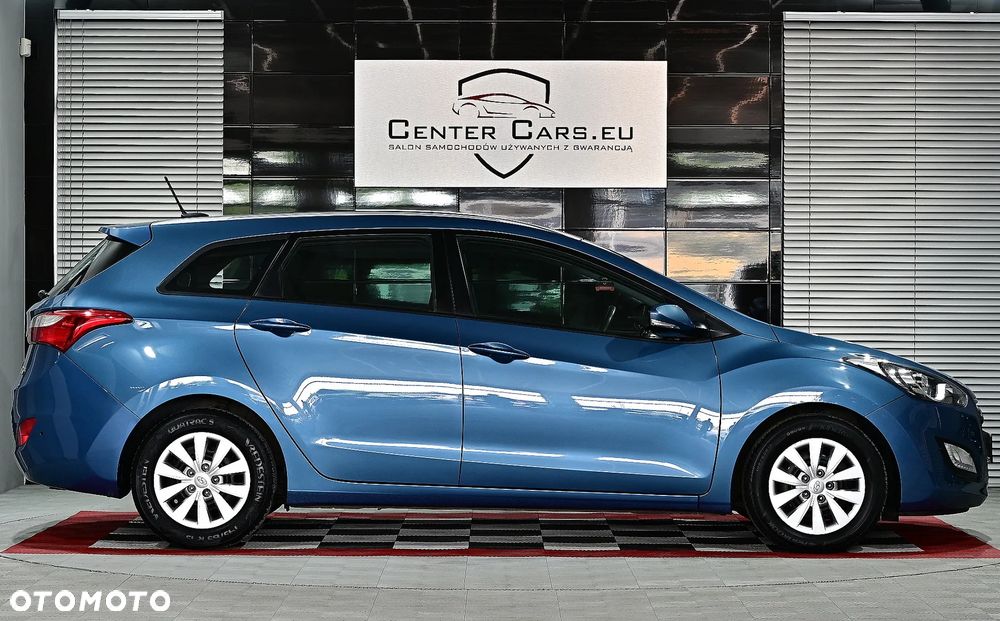 Hyundai i30 blue 1.6 CRDi Trend - 18