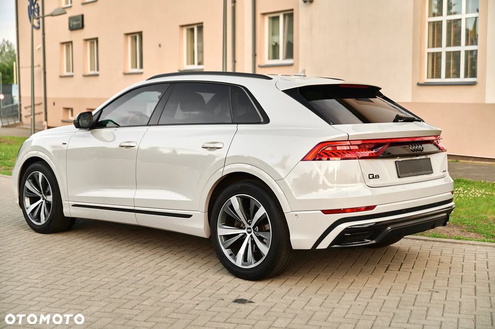 Audi Q8 - 12