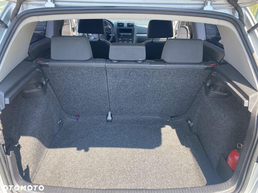 Volkswagen Golf 1.6 FSI Sportline - 9